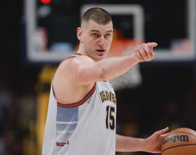 里和巴塞罗 里和巴塞罗