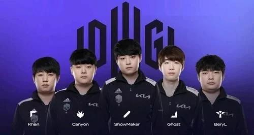 新身份站在 新身份站在