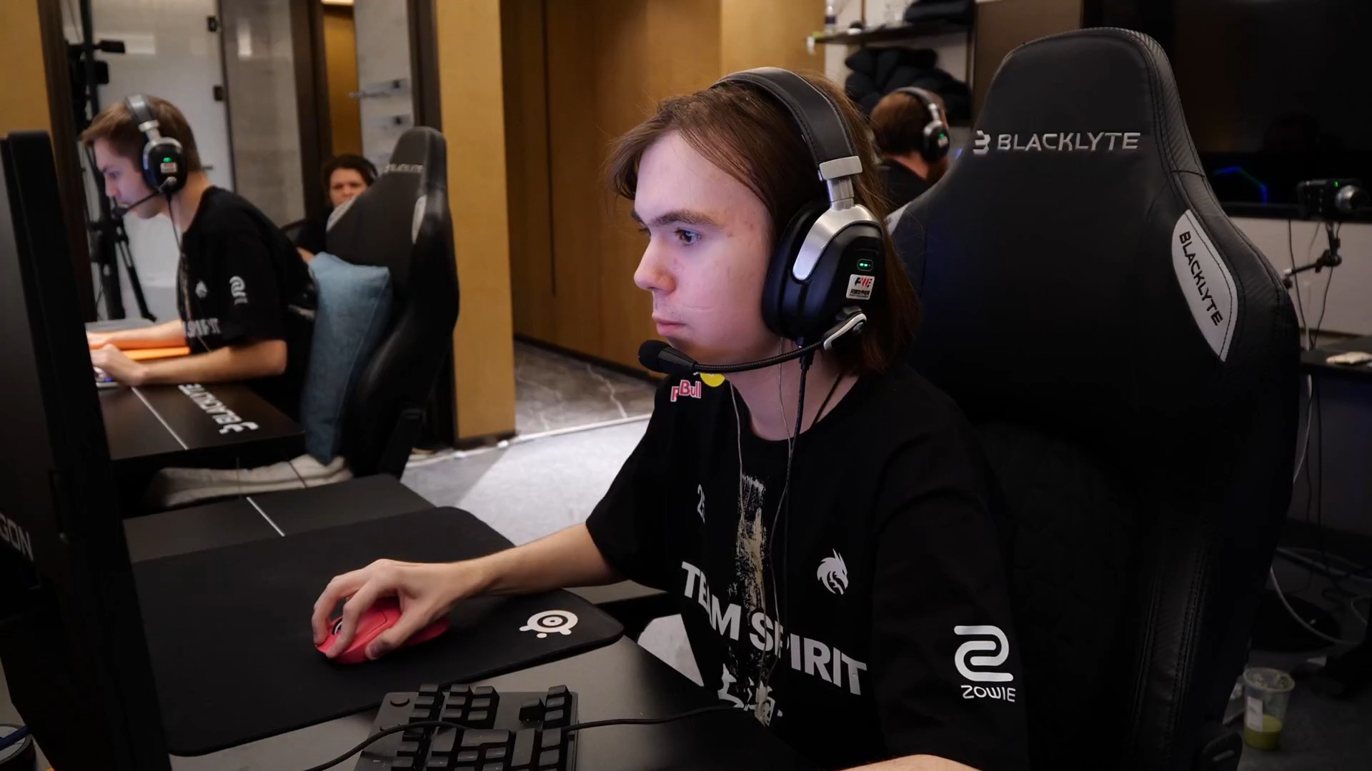 并非单纯外 并非单纯外